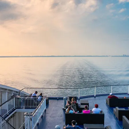 Viking Line Ferry Viking Xprs - One-way Journey From To Tallinn  ヘルシンキ